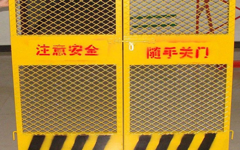 電梯門